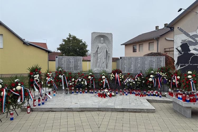 Slika /PU_VS/Obilježavanja/obilježavanje bogdanovci 2025.jpg